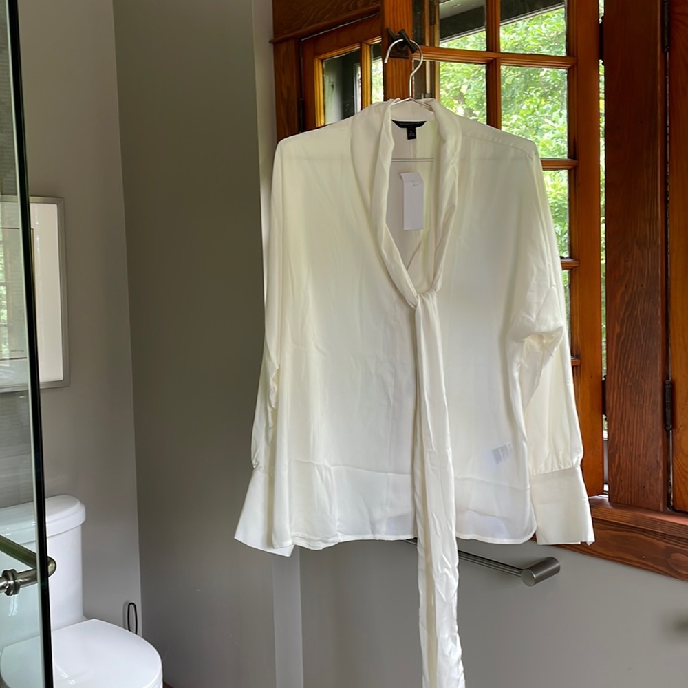 Banana Republic blouse in beautiful ivory.